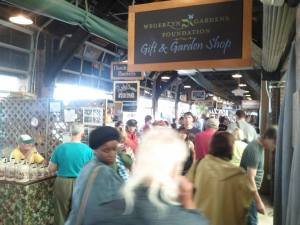 A quick view of the shops and the crowd on a Saturday morning at the 2nd Street market